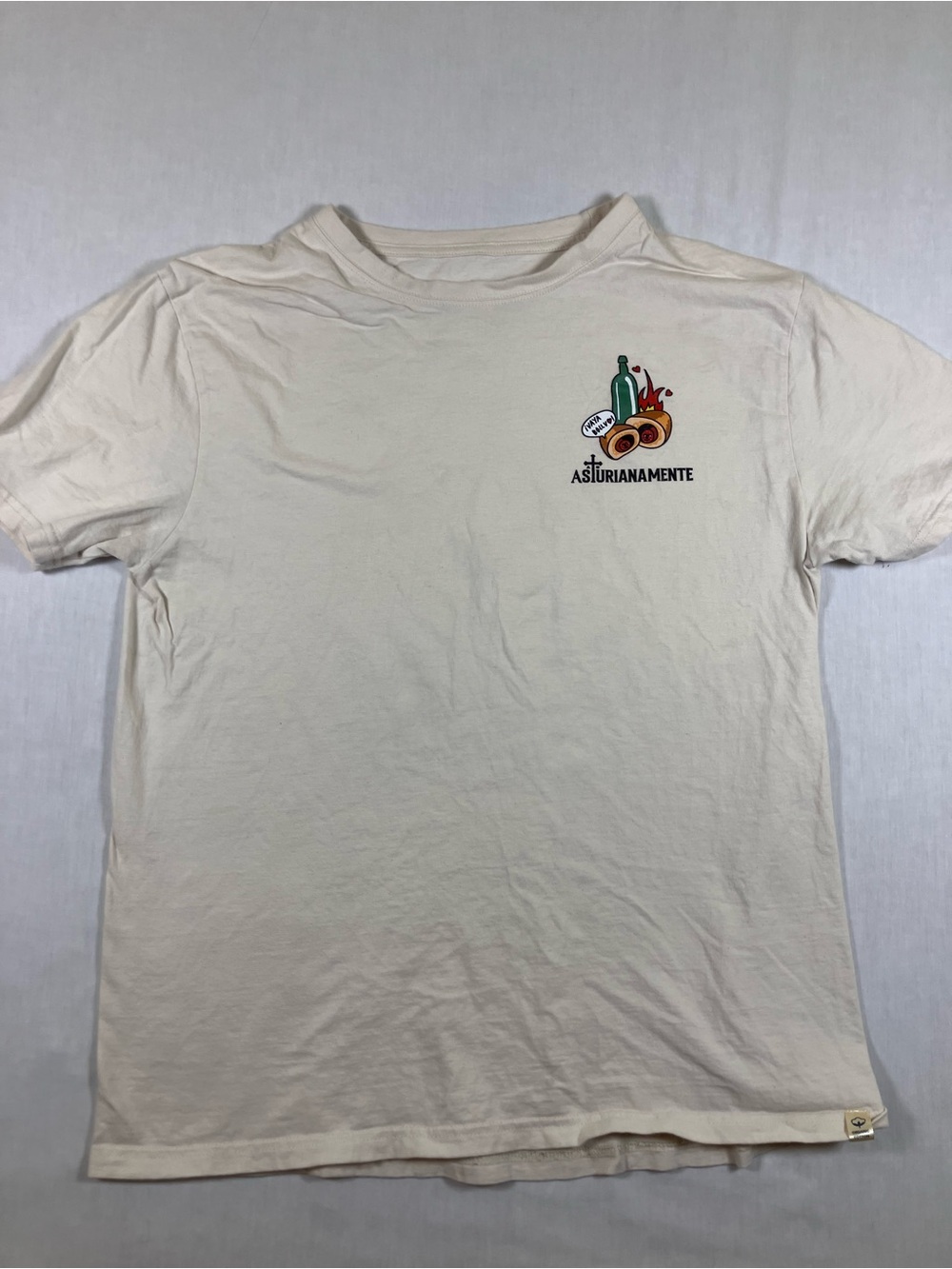 Source Unknown Cream T-Shirt with Small Colorful Chest Graphic